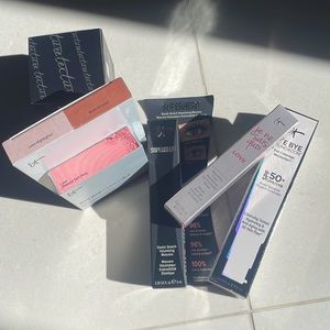 It cosmetics 5 piece set + Ecru texture dry wax